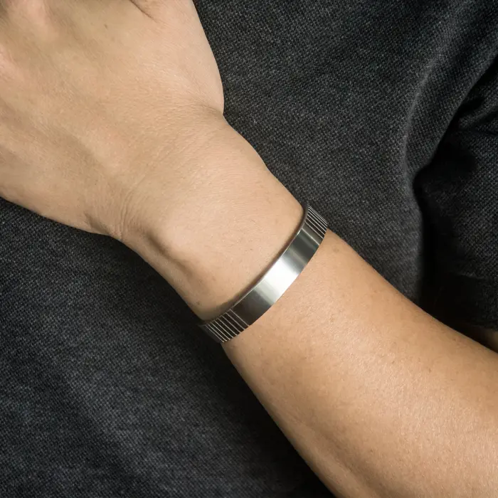 KULUZE Original Titanium wristband 100% Pure titanium Golf Athletic Bracelet Men Women C-Shaped cuff Bangle Bracelet fashionGift 6 KULUZE Original Titanium wristband 100% Pure titanium Golf Athletic Bracelet Men Women C-Shaped cuff Bangle Bracelet fashionGift 6
