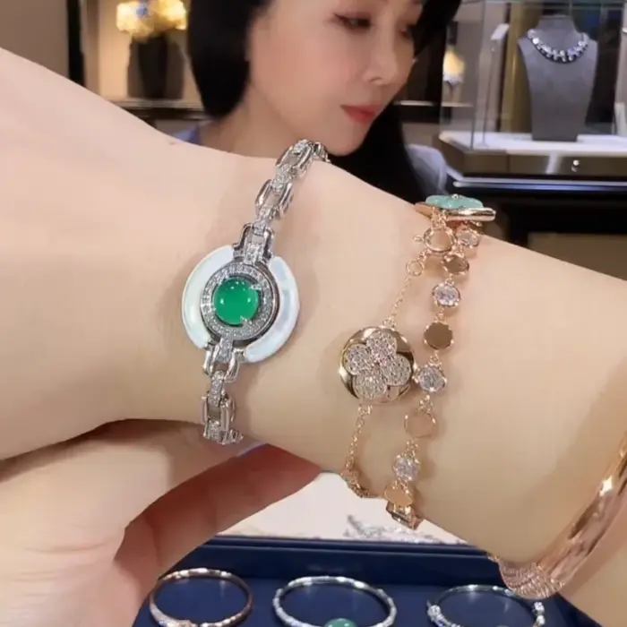 BELLUX 925 Silver Synthetic Zircon Bracelet Green Chalcedony Lucky Buckle Full Diamond Fashion Bracelet 4 BELLUX 925 Silver Synthetic Zircon Bracelet Green Chalcedony Lucky Buckle Full Diamond Fashion Bracelet 4