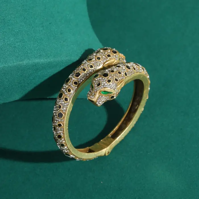 Luxury Vintage 18K Gold Plated Leopard Head Crystal Open Bangle Adjustable Design Women's Fashion Jewelry Gift 4 Luxury Vintage 18K Gold Plated Leopard Head Crystal Open Bangle Adjustable Design Women's Fashion Jewelry Gift 4