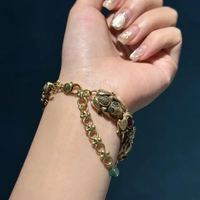 Vintage Jewelry Lucky Toad Bracelets For Women Green Red Agate Antique Gold Color Charm 2025 Accessories Mothers Day Gift New 4