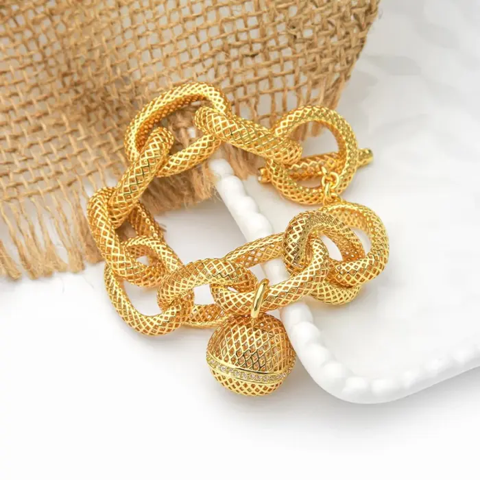 IVOG Hollow Out Design Chain Links For Women Brass Gold Plated Bracelets Fashion Jewelry Party Gifts 6 IVOG Hollow Out Design Chain Links For Women Brass Gold Plated Bracelets Fashion Jewelry Party Gifts 6