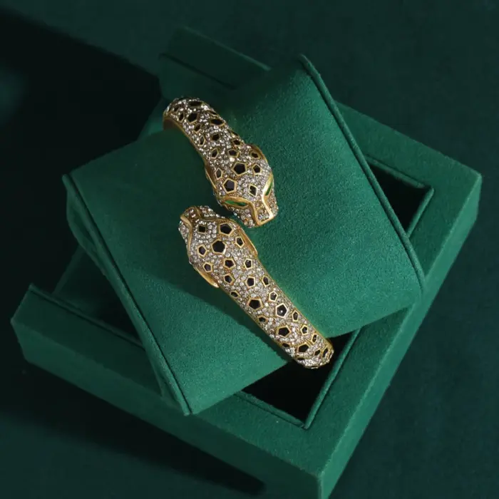 Luxury Vintage 18K Gold Plated Leopard Head Crystal Open Bangle Adjustable Design Women's Fashion Jewelry Gift 5 Luxury Vintage 18K Gold Plated Leopard Head Crystal Open Bangle Adjustable Design Women's Fashion Jewelry Gift 5