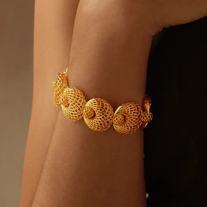 IVOG New Product Hollow Design Cuff Bangle For Women 18K Gold Plated Hollow Balls Chain Bracelet Fashionable Jewelry 2 IVOG New Product Hollow Design Cuff Bangle For Women 18K Gold Plated Hollow Balls Chain Bracelet Fashionable Jewelry 2