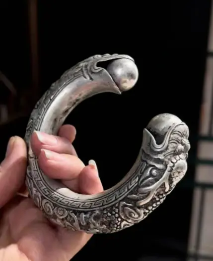 Mai Chuang/Tibetan Silver Chinese Zodiac Embossed Dragon and Phoenix Bangle Accessories Exquisite for Men and Women Couple Gift 1 Mai Chuang/Tibetan Silver Chinese Zodiac Embossed Dragon and Phoenix Bangle Accessories Exquisite for Men and Women Couple Gift 1