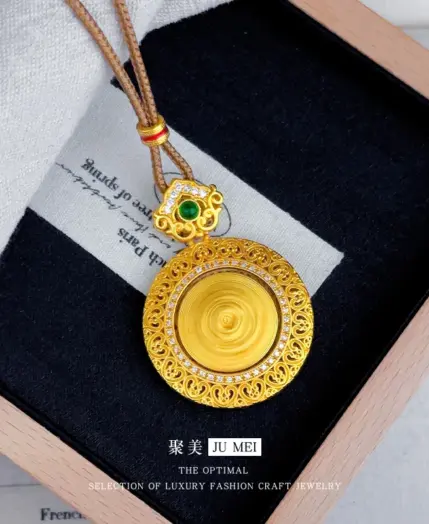 New Chinese style 9999 24K real gold hollow filament point diamond rotatable yellow wealth god compass pendant rope necklace 1 New Chinese style 9999 24K real gold hollow filament point diamond rotatable yellow wealth god compass pendant rope necklace 1